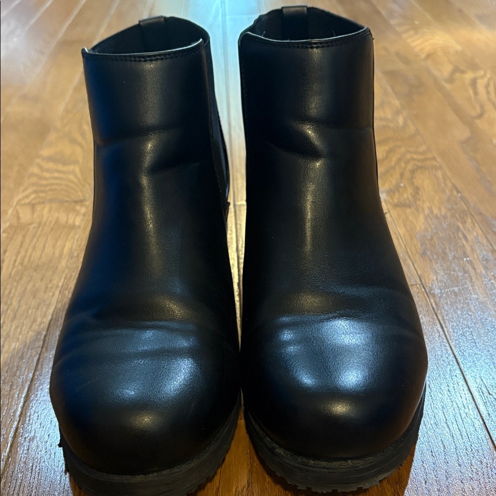 Basic Black Combat Boots Stretchy Side Panels Sli… - image 2